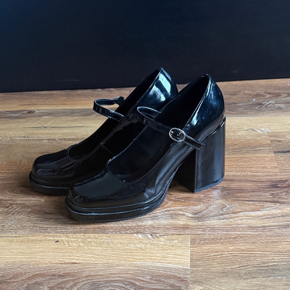 Steve Madden Black Patent Leather Mary Jane Heels